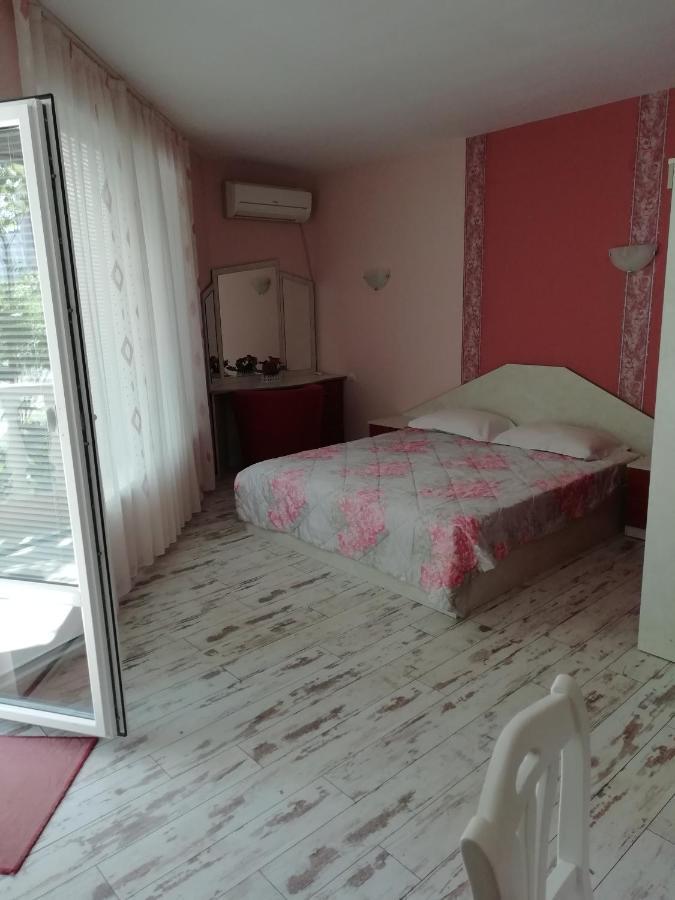 Art Guest House Orchidea Поморие Экстерьер фото