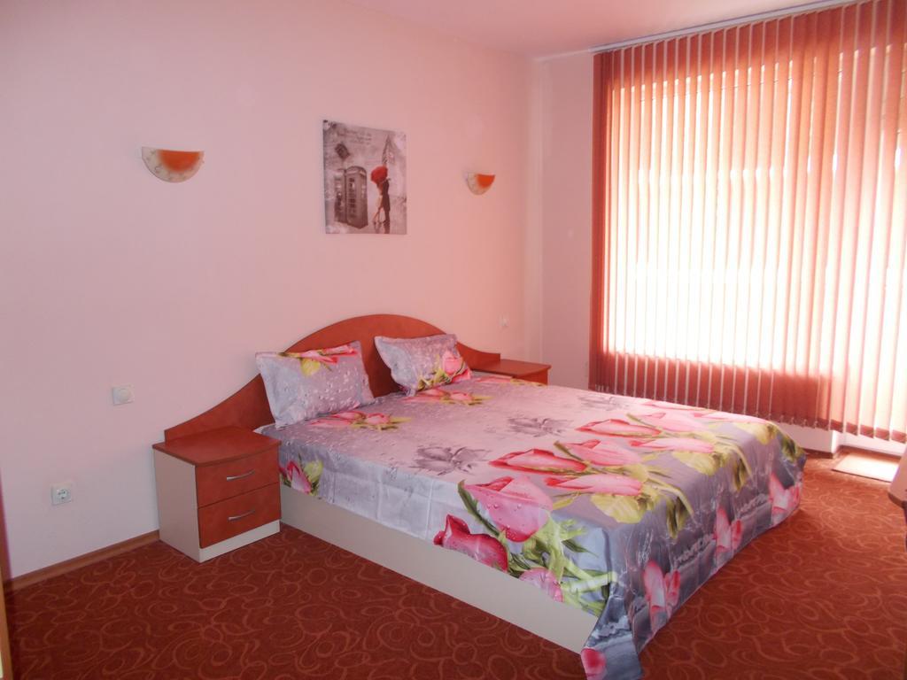 Art Guest House Orchidea Поморие Экстерьер фото