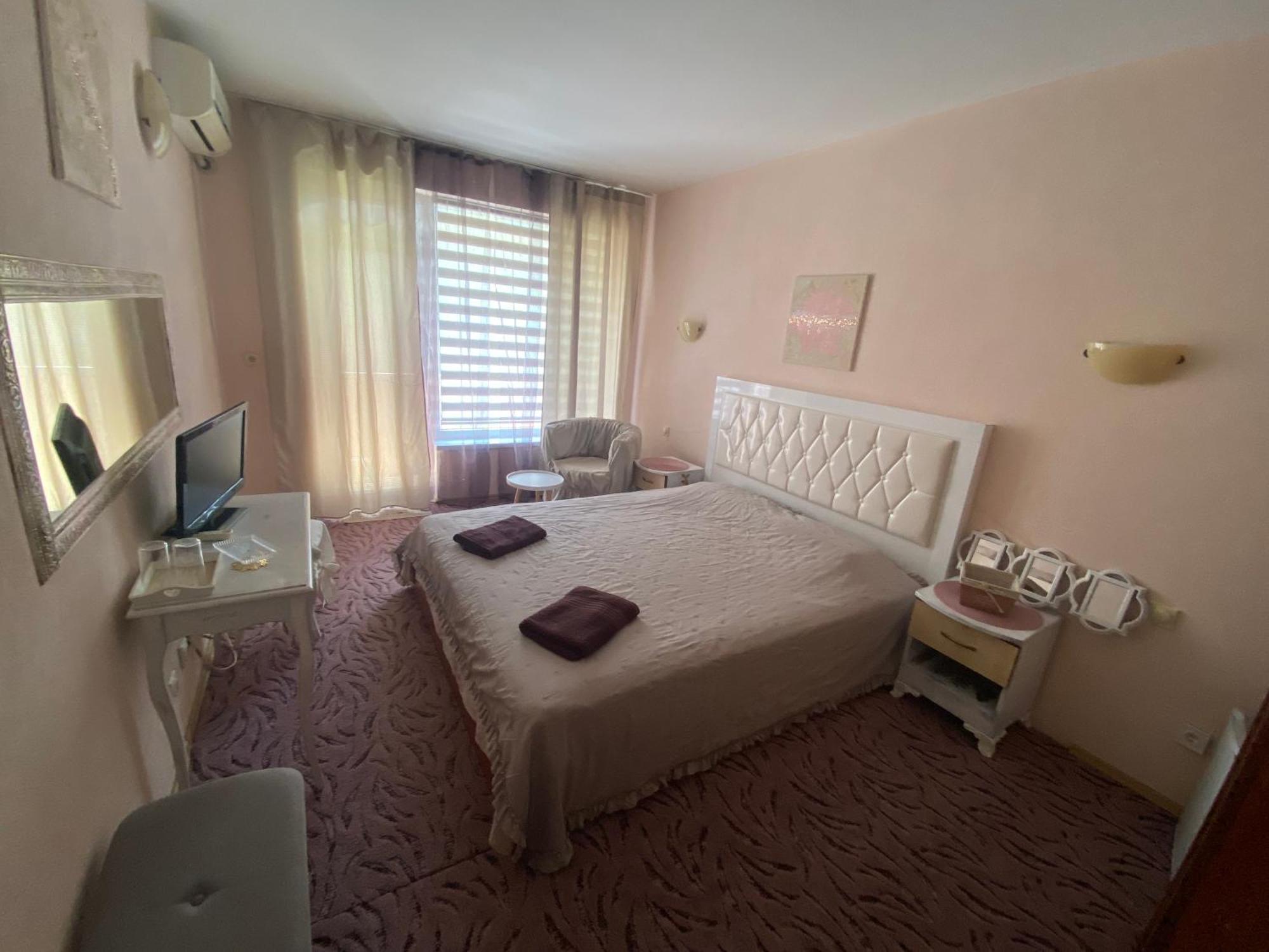 Art Guest House Orchidea Поморие Экстерьер фото