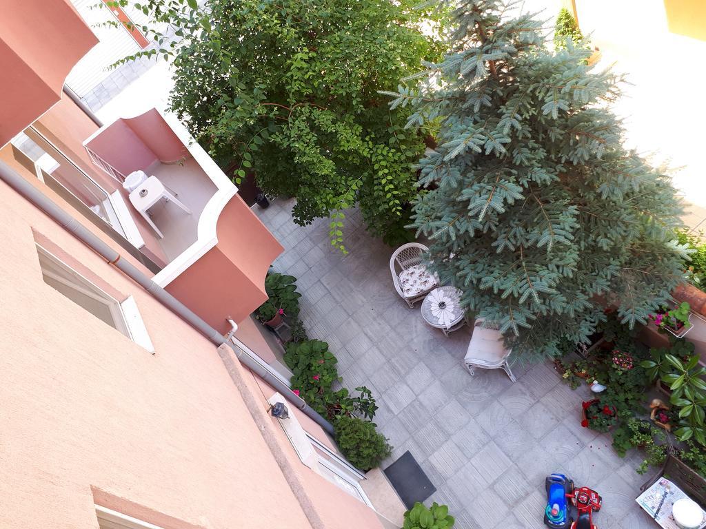 Art Guest House Orchidea Поморие Экстерьер фото